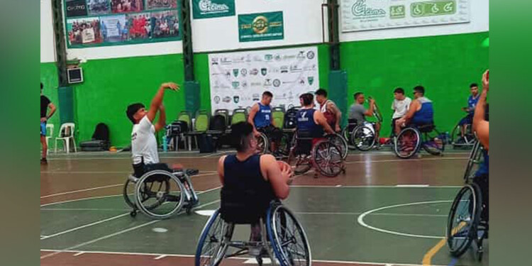 EN EL CEDIMA. Patricio (de remera blanca) en la concentración del finde.