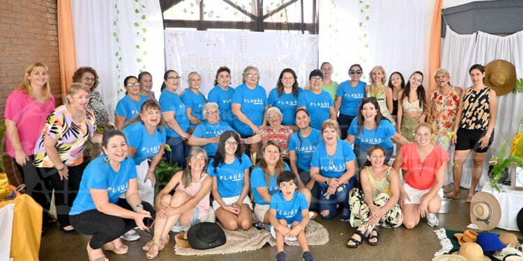 PROTAGONISTAS. Con remeras alusivas, las mujeres Planás fueron las protagonistas.