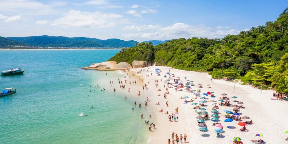 Semana Santa: vacacionar en las playas del sur de Brasil sale un 40% menos que en verano