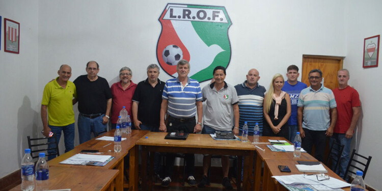 REENCUENTRO. Juan Carlos Rossberg y dirigentes de las siete ligas de la Tierra Colorada se volverán a reunir. (Foto: Gentileza LROF)