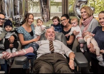 El hombre que salvó a millones de bebés con su sangre