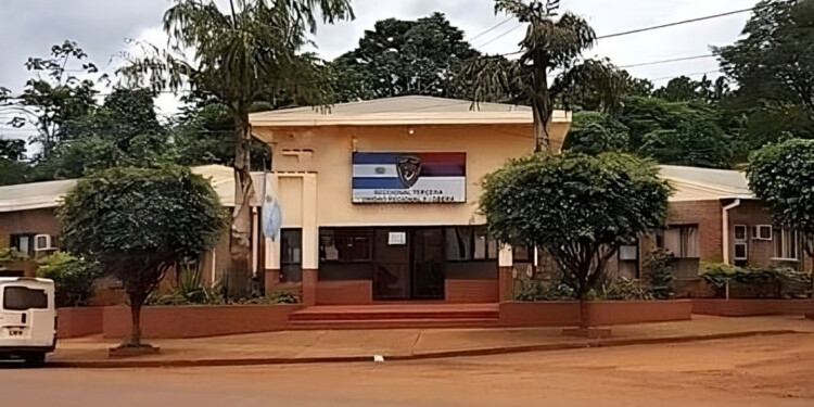 DENUNCIA. En la seccional Tercera de Oberá se presentaron los damnificados a relatar el caso de estafa.