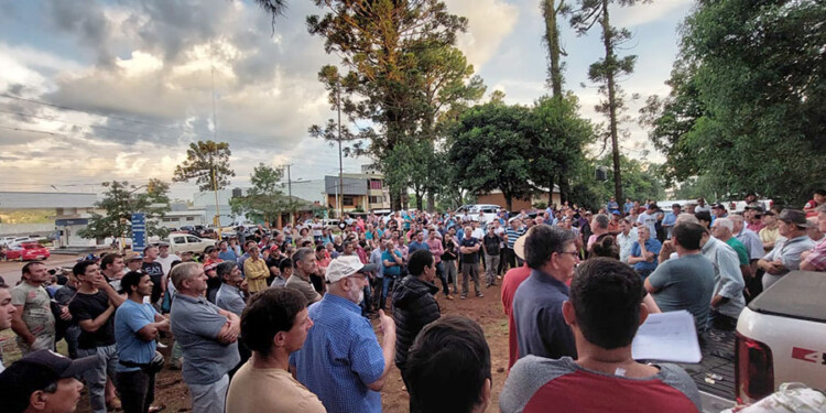 DECISIÓN EN CONJUNTO. Los autoconvocados lograron apoyo para impulsar la medida hacia toda la provincia.