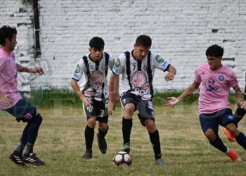 Fútbol: ni el calor los paró