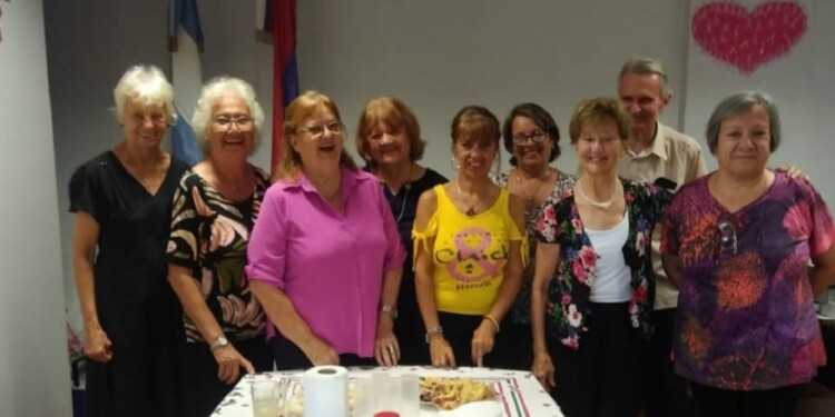 COMPROMISO. Las integrantes de LALCEC Posadas y una labor preventiva que contribuye a salvar vidas.