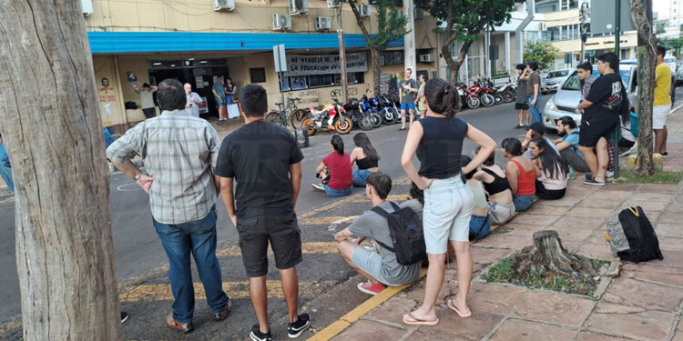 MOVILIZADOS. La primera asamblea decidió iniciar un plan de lucha.