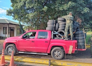Viajaba de Iguazú a La Rioja con 70 neumáticos de contrabando