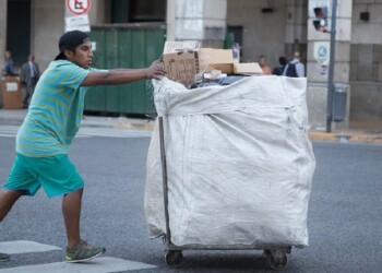 Alertan que la pobreza podría superar el 60% a medida que avanza el ajuste