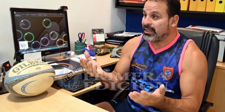 CONCEPTOS CLAROS. Desde su experiencia, Eduardo Ramírez sabe cómo transmitir el mensaje a los jugadores.