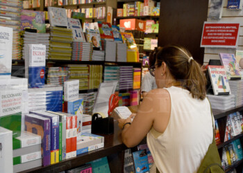 Manuales escolares: muchas consultas pero pocas ventas