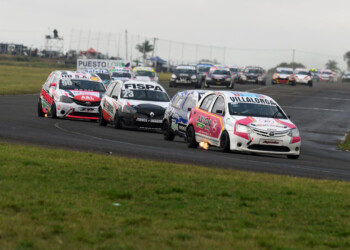 Partida del póker de la tierra roja