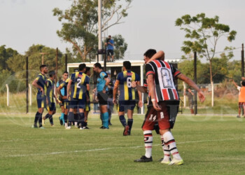 Tras un bochornoso arbitraje, Mitre se quedó afuera del Regional Amateur