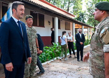 El Ministerio de Defensa prohibió el uso del lenguaje inclusivo en las Fuerzas Armadas