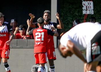 River goleó a Riestra y volvió a la cima en la Copa de la Liga