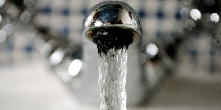 AUMENTO. Las boletas de agua llegaron con hasta un 25% de aumento en el consumo de febrero en Misiones