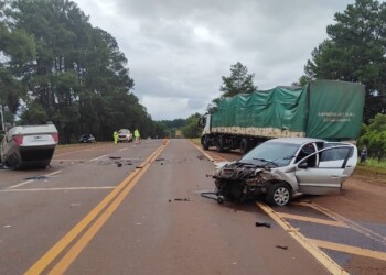 Dos heridos en violento choque y vuelco en Garuhapé