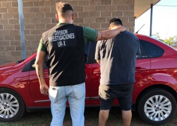Posadas: huyó con un policía en el capot y fue detenido