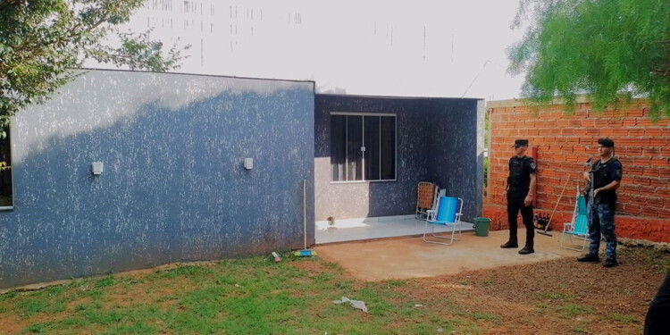 ESCENARIO. Ayer por la tarde, el inmueble donde se registró el crimen fue allanado por la Unidad Regional XII.