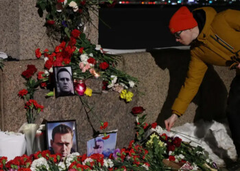 Un centenar de detenidos por homenajear a Navalny en Rusia
