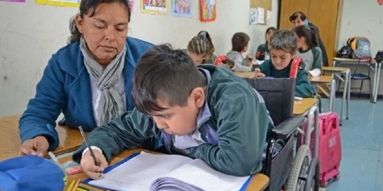 DESAFÍO. Todos los años resulta un desafío para los padres encontrar maestras integradoras para sus hijos.