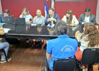 Gremios reclamaron por pagos adeudados y actualización urgente del salario docente