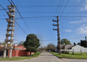 Secuestró y abusó de una misionera y esperará el juicio en su domicilio