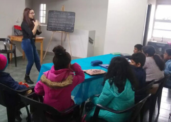 Convocan a voluntarios para programa de alfabetización y apoyo escolar en Posadas