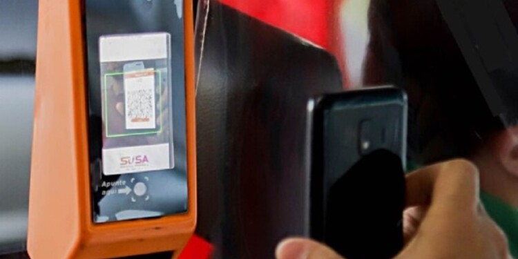 MEDIA PILA. Aunque las máquinas lectoras fueron puestas en funcionamiento en algunas unidades, en muchas todavía no se puede pagar el boleto de esa forma.