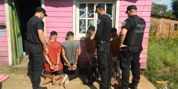 MENORES. Cuatro de los seis sospechosos no superan los 17 años y estarían involucrados en varios delitos.