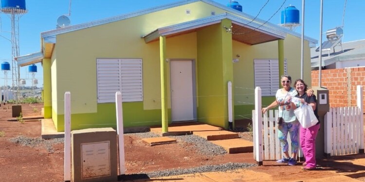 FUERON DÍAS FELICES. Estas casas que iban a evitar el pago de alquileres, serán devueltas al no poder ser ampliadas.