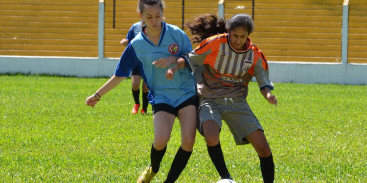 Por el Día de la Mujer, organizan torneo de fútbol femenino con equipos barriales
