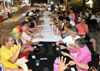 Los abuelos disfrutaron del Mate Bingo de Pascua en el Bosetti
