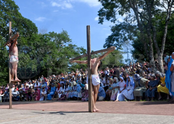 La representación del Vía Crucis se vivió con mucha pasión en el Cerro Monje
