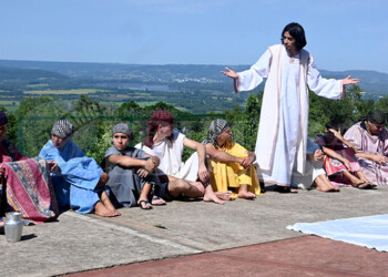 La representación del Vía Crucis se vivió con mucha pasión en el Cerro Monje