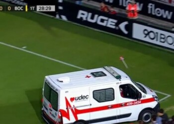 Se suspendió el partido entre Boca y Estudiantes luego que se desplomó el futbolista Javier Altamirano en pleno partido