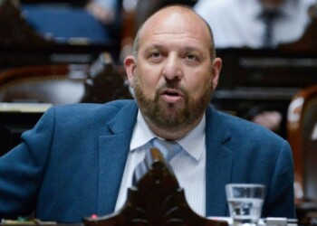 El diputado que quiere “atar” su sueldo a las jubilaciones