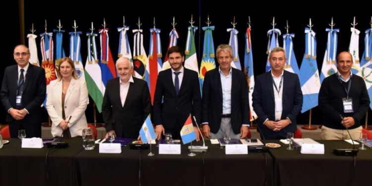 FORMAL. Aunque se pretendía realizar planteos concretos, la cumbre sirvió como un primer encuentro formal.