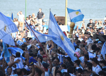 Argentina trepa en el ranking mundial de felicidad 2024