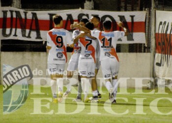 Guaraní arrancó el Provincial con una amplia victoria