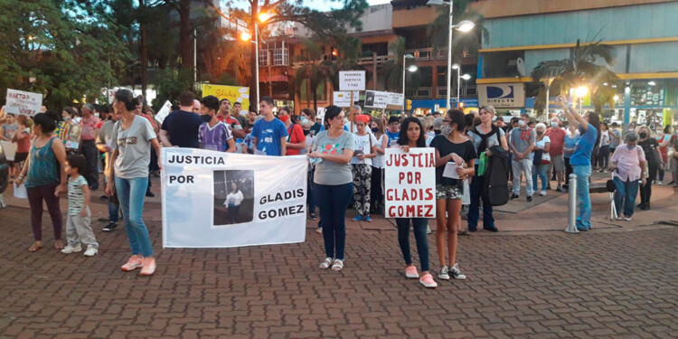 MARCHAS. Familiares, amigos y allegados de la comerciante y catequista asesinada pidieron justicia.