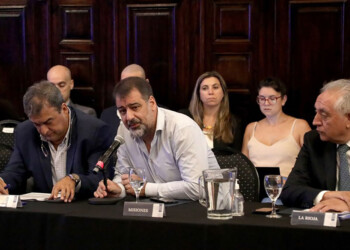 En el marco del brote de dengue, ministros de salud del país se reunieron en el COFESA