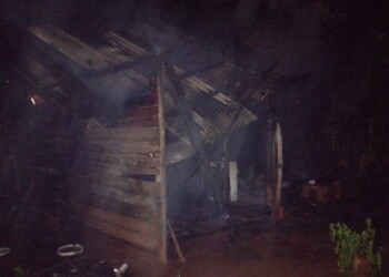 “Vino directo a matarme, saqué a mi bebé y me prendió fuego la casa”