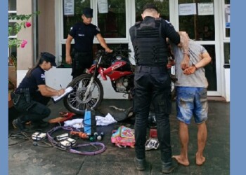 Padre e hijo asaltaron un local, se escaparon en moto, pero derraparon y fueron detenidos