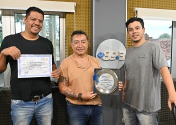 Omar Pereyra recibió el premio “Luis Pérez” al periodista del año