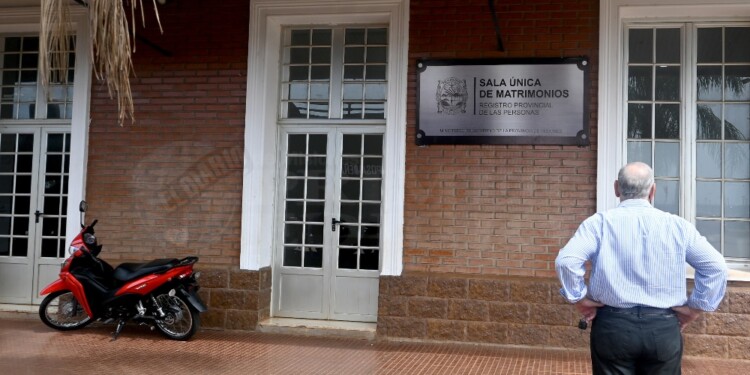 PREPARADOS. En el Registro Provincial de las Personas no se recibirá dinero por el pago de tasas ni entregarán actas en formato papel.