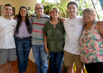 “Brindamos por los 30 años de nuestros cuatrillizos”