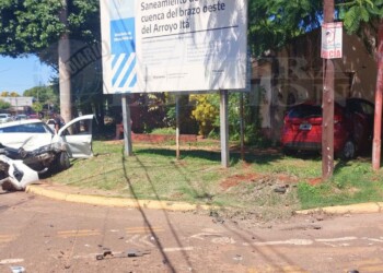Posadas: siniestro vial entre avenida San Martín y Blas Parera dejó cuatro heridos