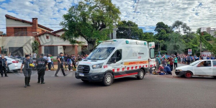 Choque en el microcentro de Posadas dejó una mujer herida