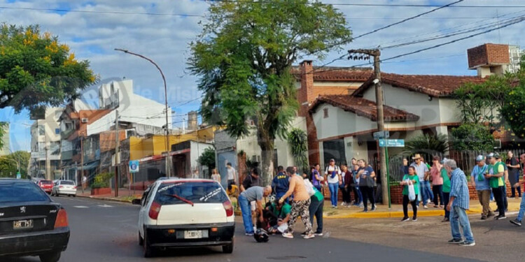 Choque en el microcentro de Posadas dejó una mujer herida