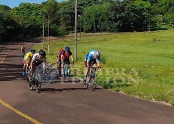 Con presencia de misioneros y correntinos, se abrió el telón del ciclismo local
